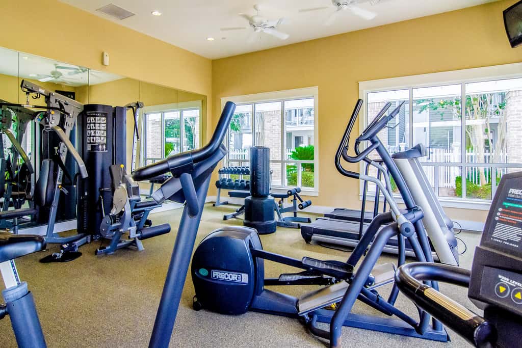 Bright & cozy coastal condo with shared pools, hot tubs, fast WiFi & central AC