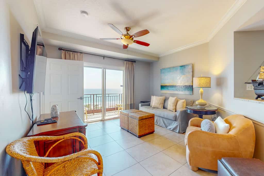 トップス BORDERS at BALCONY BEACH TIEFRONT TOP Gulf front home in Miramar Beach with gorgeous decor, shared pool