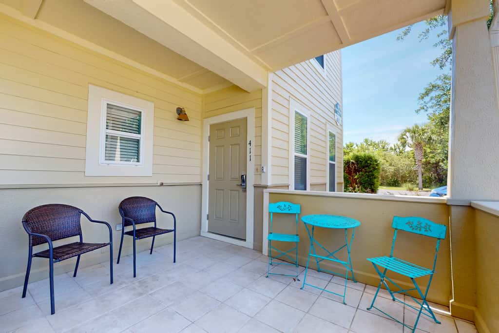 Dog-friendly coastal haven with premium beach perks & resort indulgence