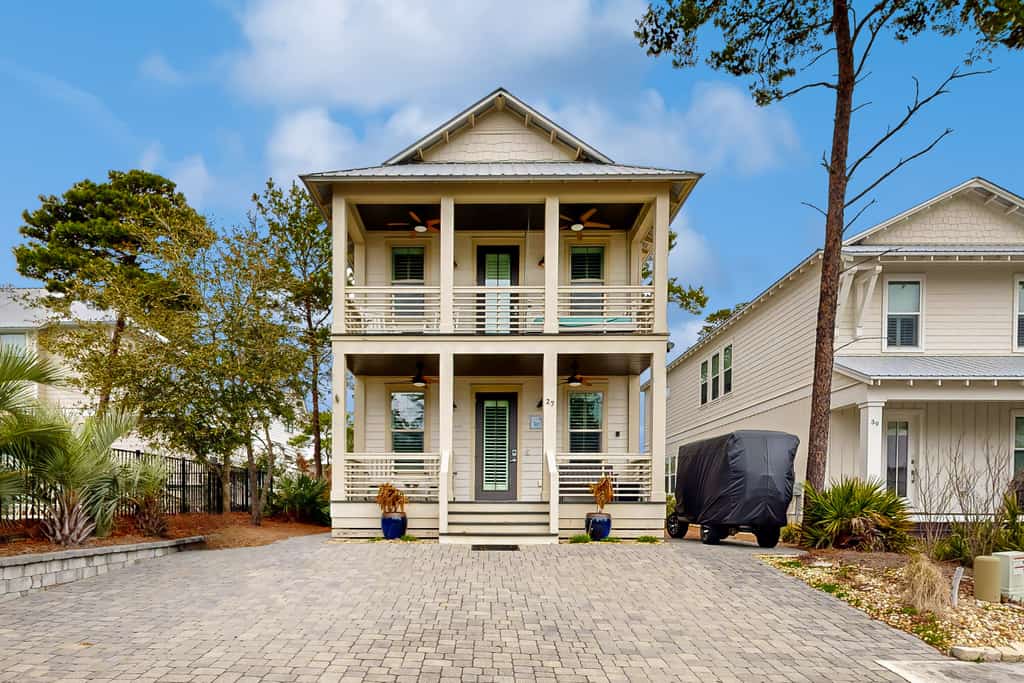 Gorgeous coastal home with pool, bikes, & large balcony - near beaches & parks