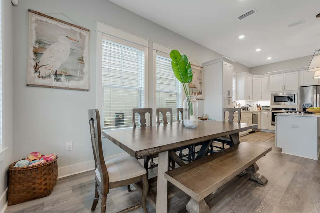 Classic beach home with shared pool access, WiFi, and central air conditioning