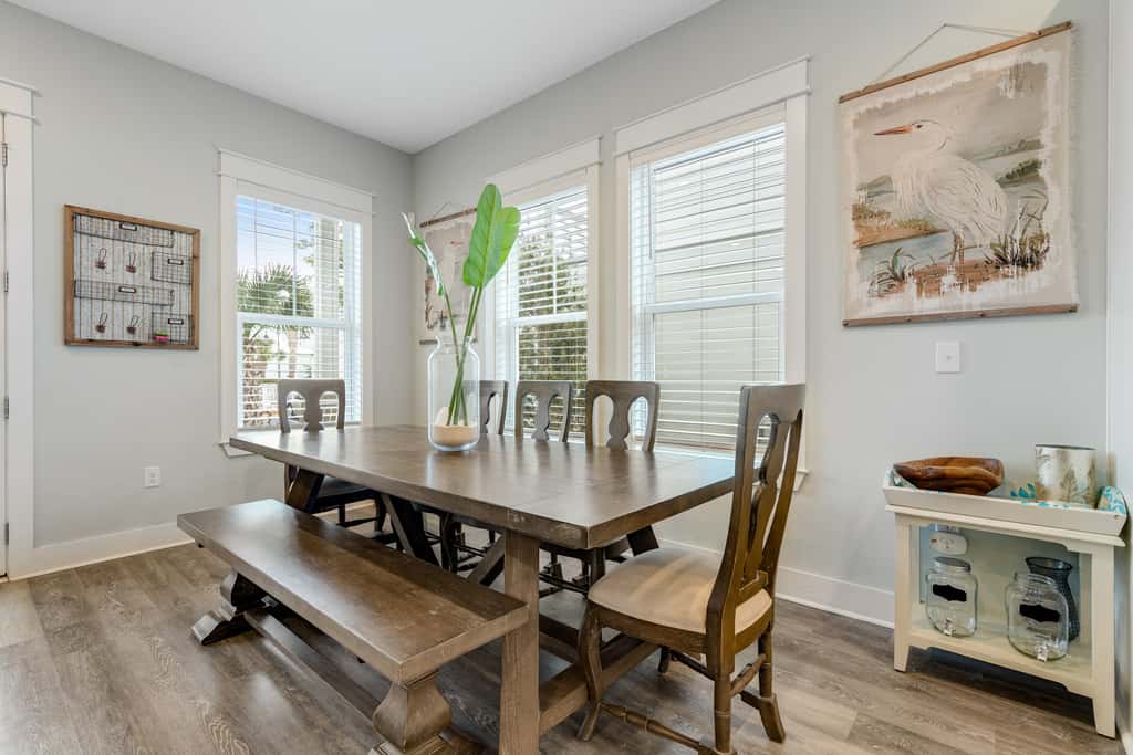 Classic beach home with shared pool access, WiFi, and central air conditioning