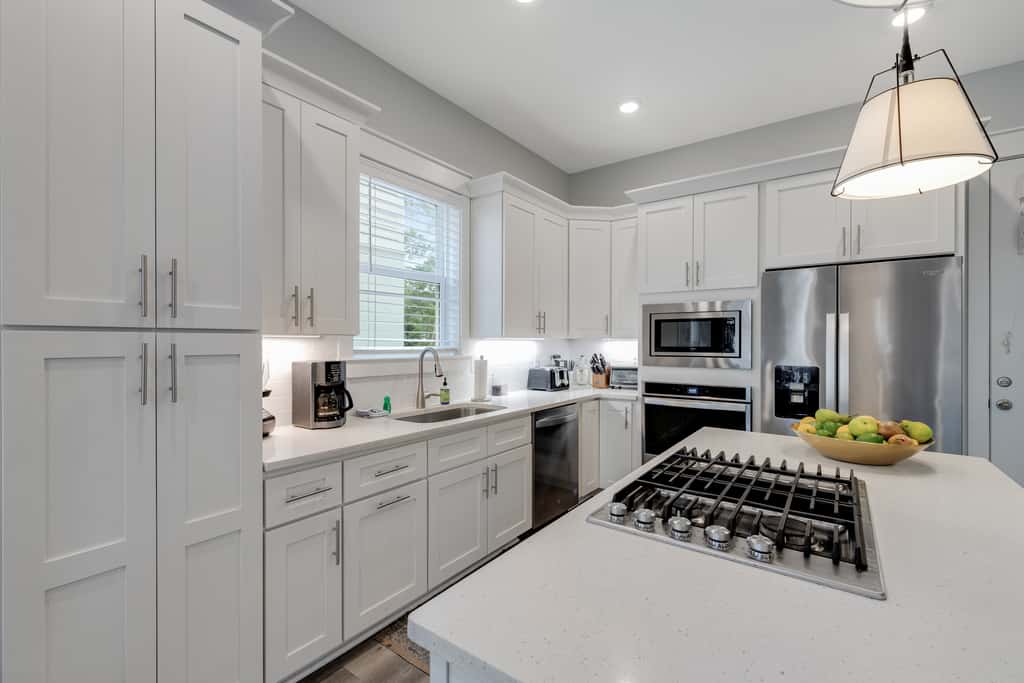 Classic beach home with shared pool access, WiFi, and central air conditioning