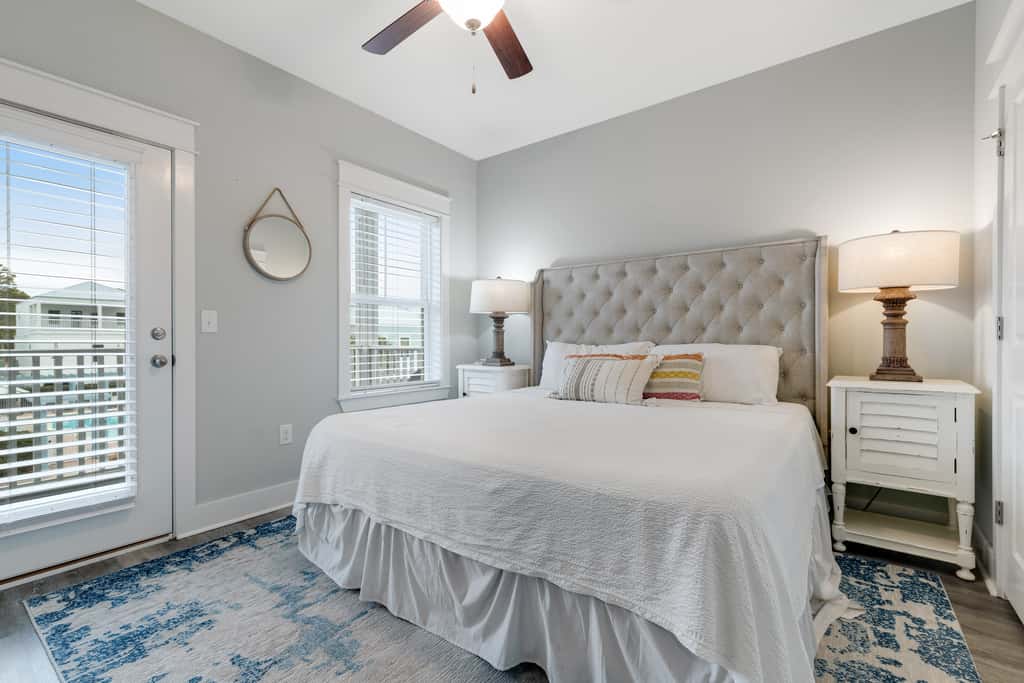 Classic beach home with shared pool access, WiFi, and central air conditioning