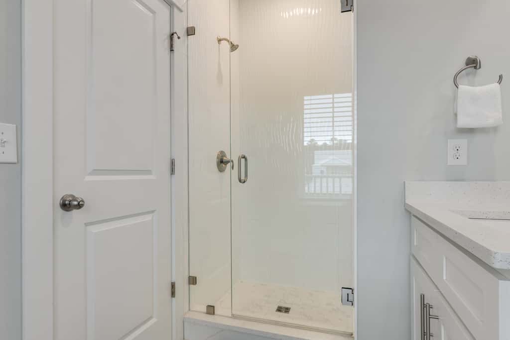 Classic beach home with shared pool access, WiFi, and central air conditioning
