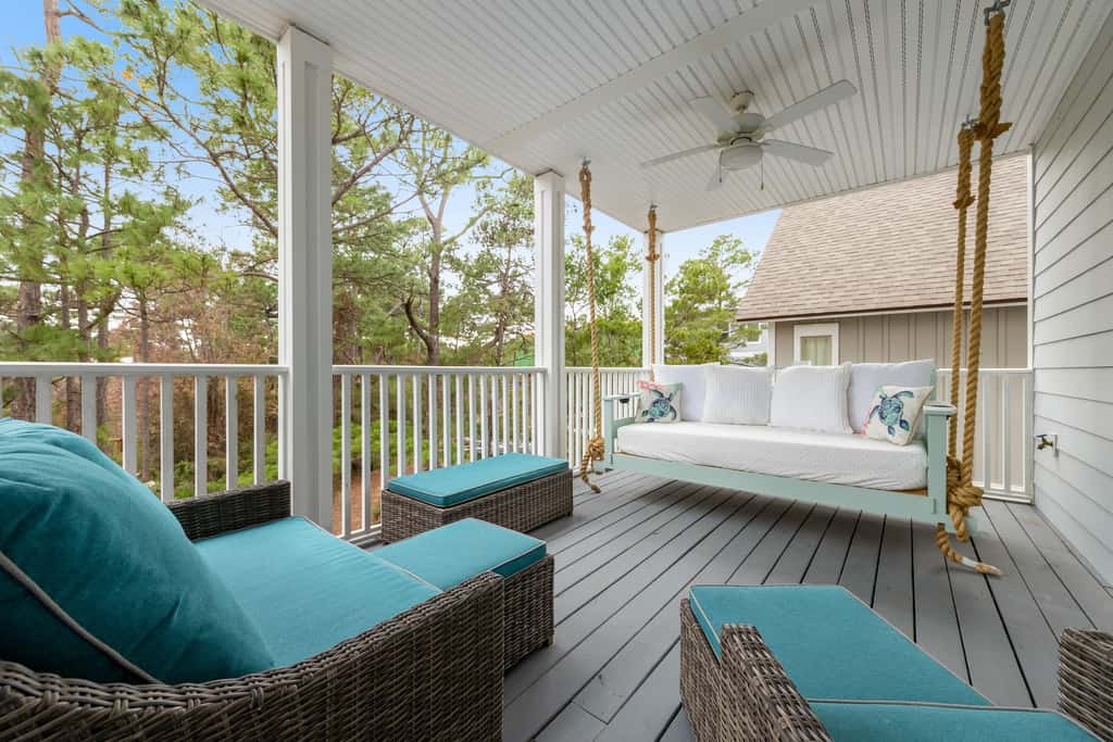 Classic beach home with shared pool access, WiFi, and central air conditioning