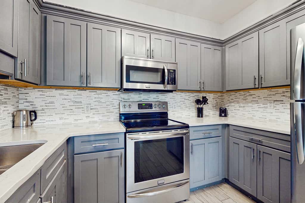Charming townhouse with Wifi, Shared pool, Washer and Dryer