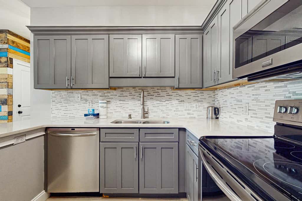 Charming townhouse with Wifi, Shared pool, Washer and Dryer