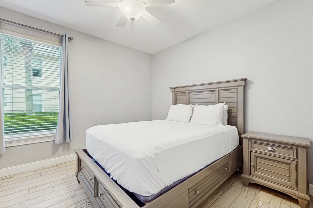 Charming townhouse with Wifi, Shared pool, Washer and Dryer