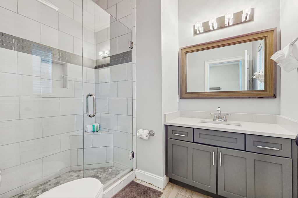 Charming townhouse with Wifi, Shared pool, Washer and Dryer