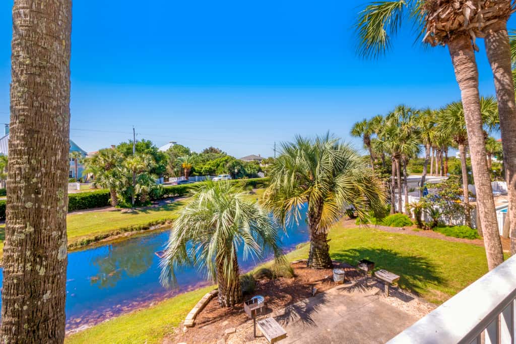 Bright Santa Rosa Beach Villa with community pools & hot tub - Next to Gulf