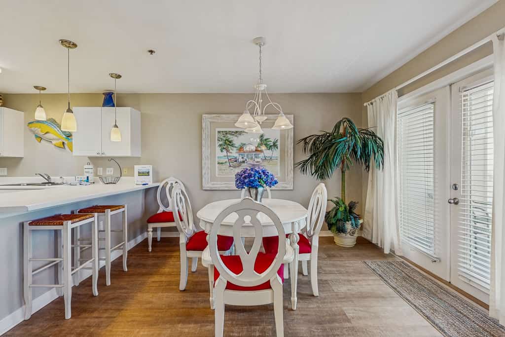 Bright Santa Rosa Beach Villa with community pools & hot tub - Next to Gulf