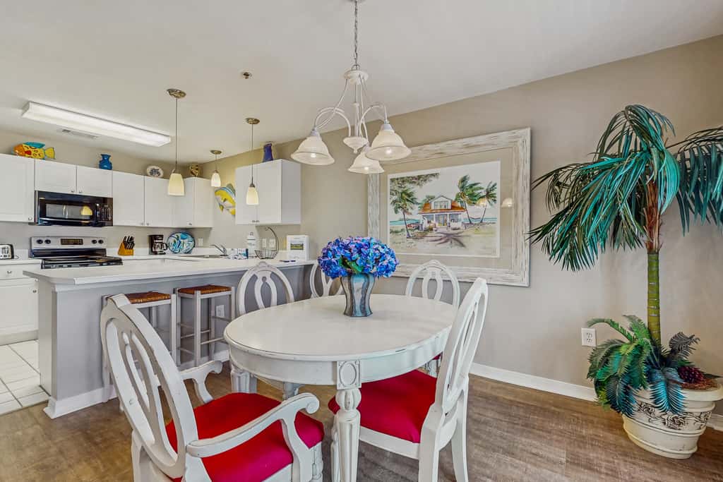 Bright Santa Rosa Beach Villa with community pools & hot tub - Next to Gulf