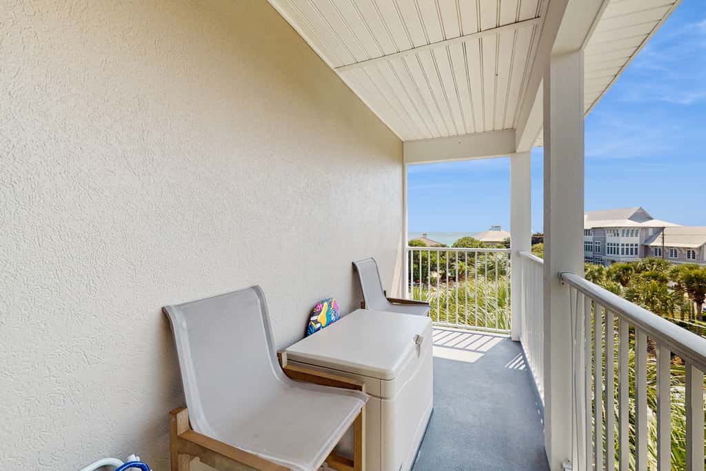 Fourth-floor, Caribbean corner condo with ocean views, pool, & hot tub