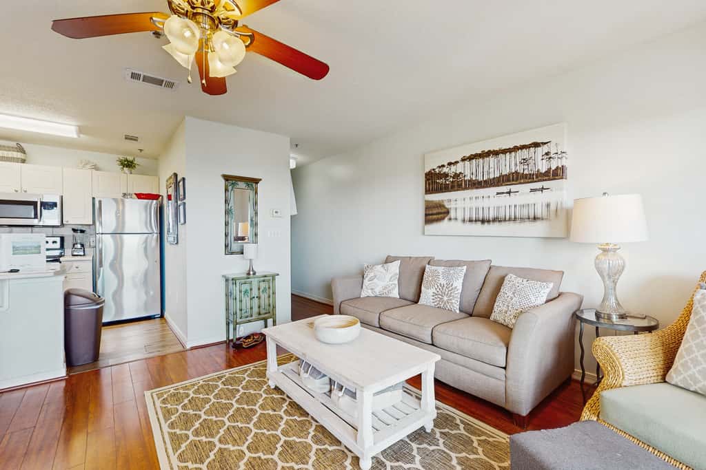 Fourth-floor, Caribbean corner condo with ocean views, pool, & hot tub