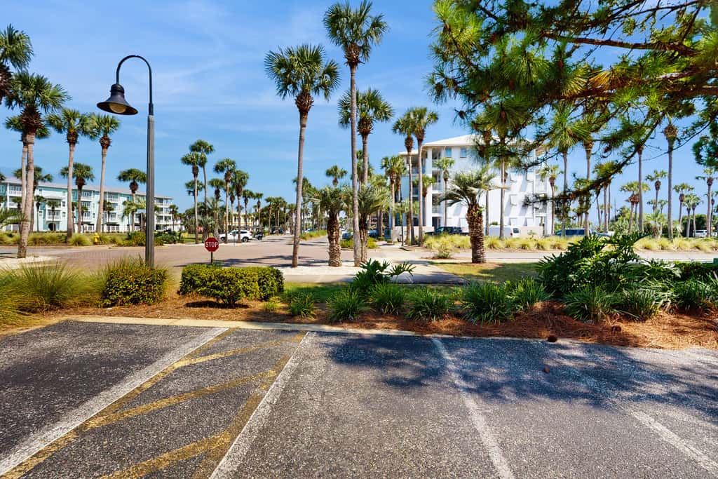 Fourth-floor, Caribbean corner condo with ocean views, pool, & hot tub