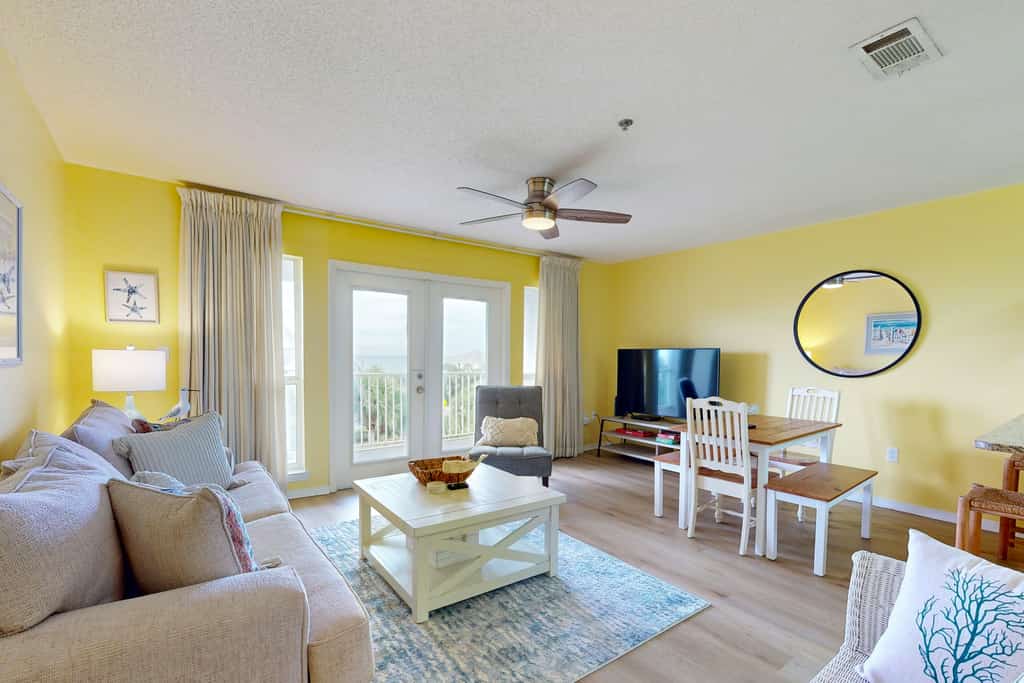 Coastal condo with free WiFi, on-site pool & hot tub