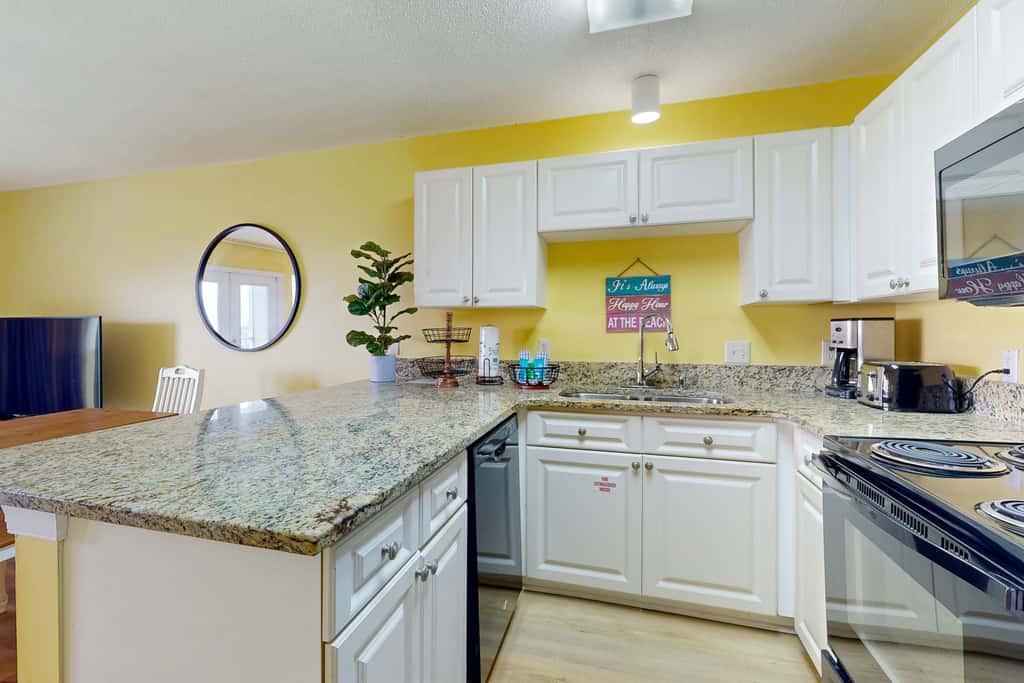 Coastal condo with free WiFi, on-site pool & hot tub