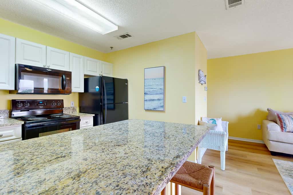 Coastal condo with free WiFi, on-site pool & hot tub