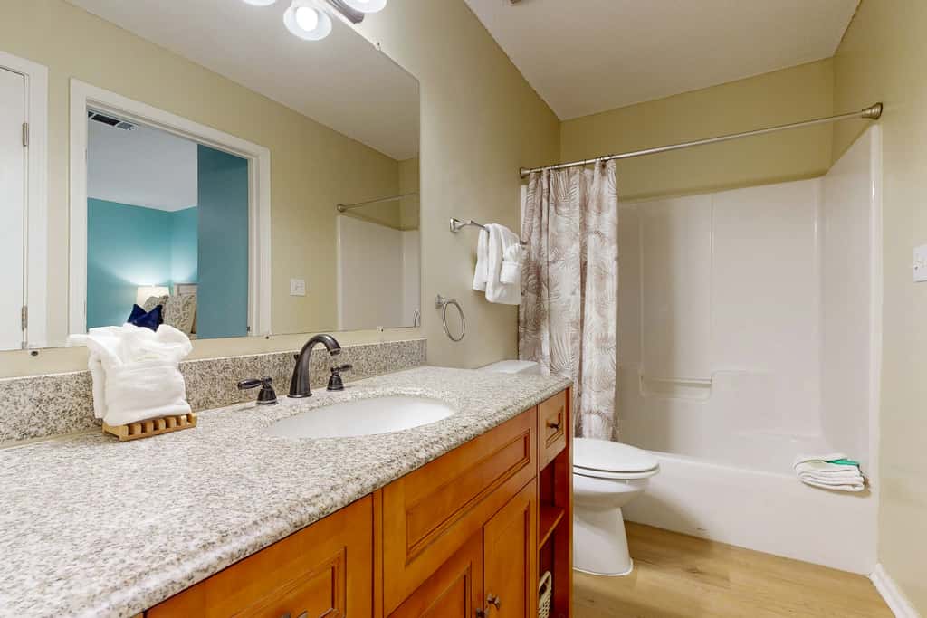 Coastal condo with free WiFi, on-site pool & hot tub