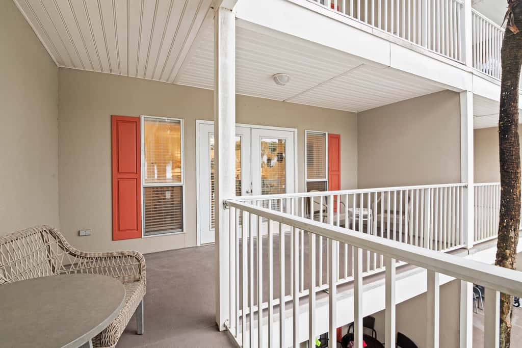 Charming condo near the beach, with community pools and hot tub