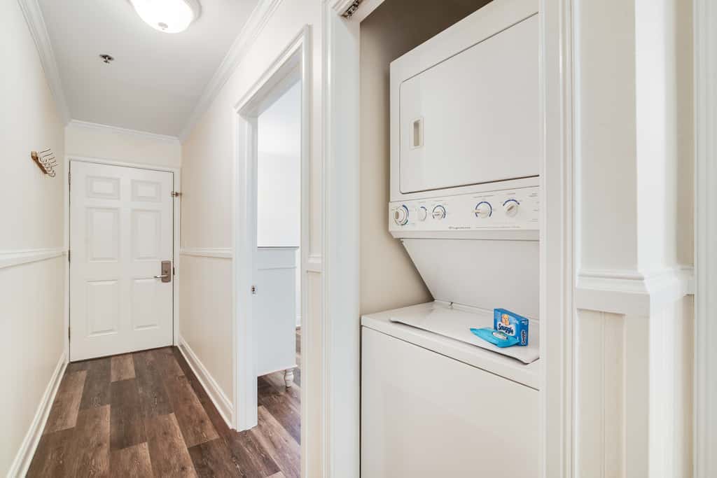 Charming condo near the beach, with community pools and hot tub
