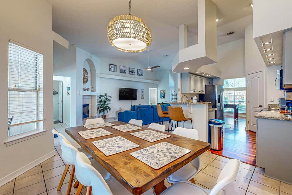 Single-level home with fenced yard, private pool & washer&dryer