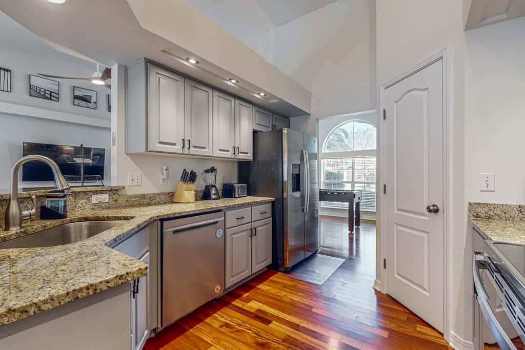 Single-level home with fenced yard, private pool & washer&dryer