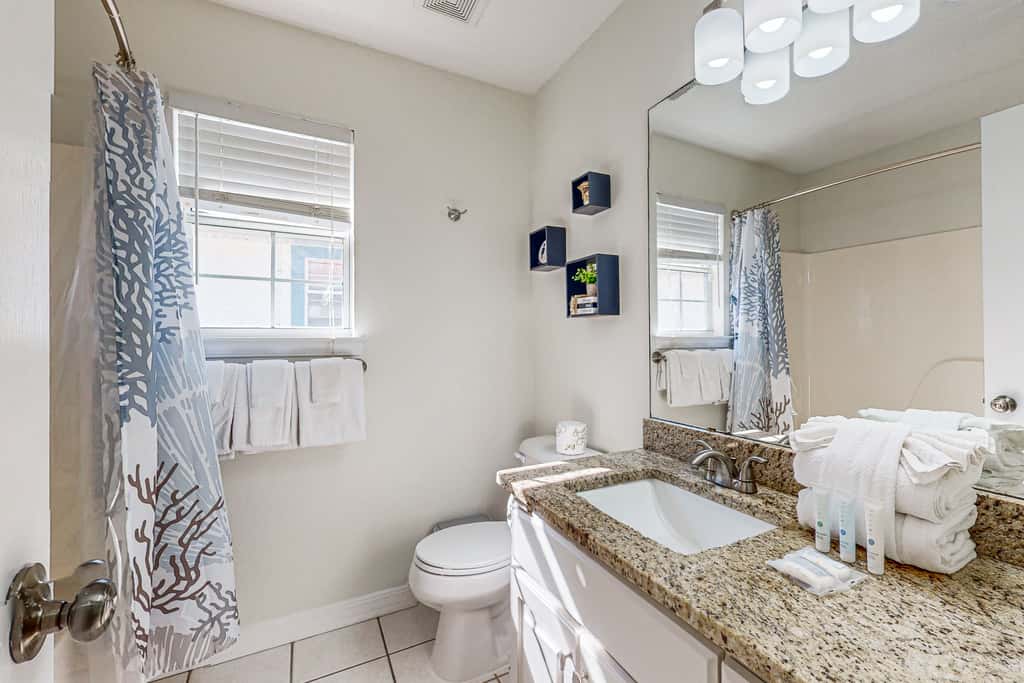 Single-level home with fenced yard, private pool & washer&dryer