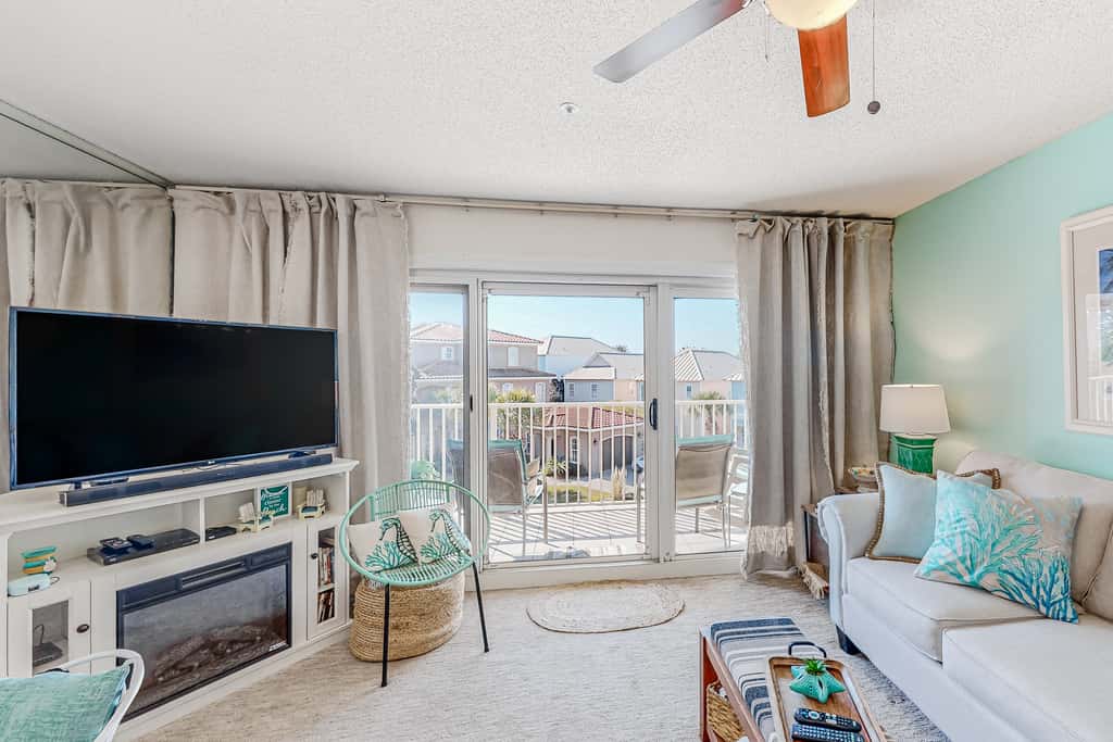 Pet-friendly, pools, hot tub & balcony with Gulf-side calm
