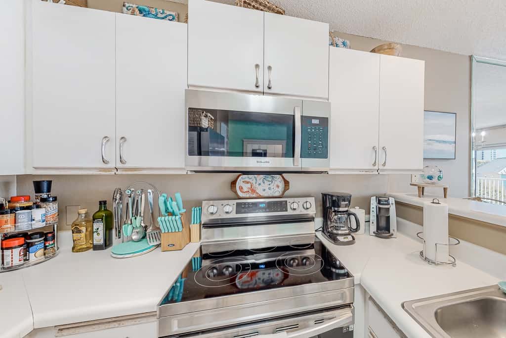 Pet-friendly, pools, hot tub & balcony with Gulf-side calm