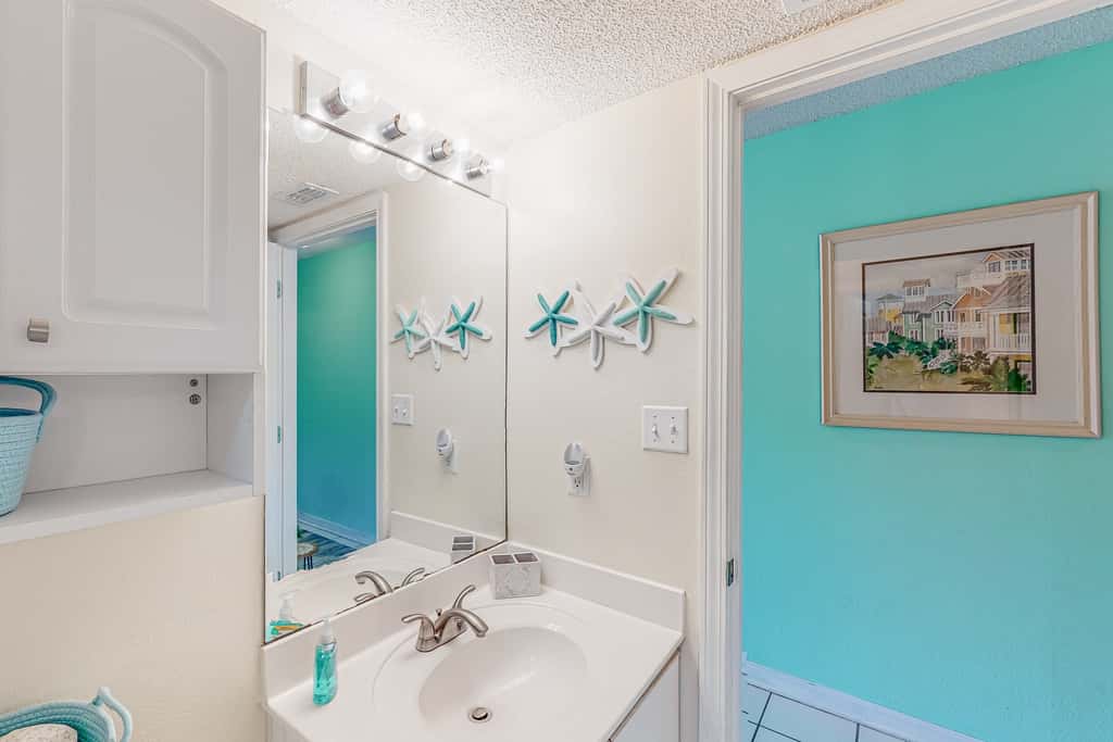 Pet-friendly, pools, hot tub & balcony with Gulf-side calm