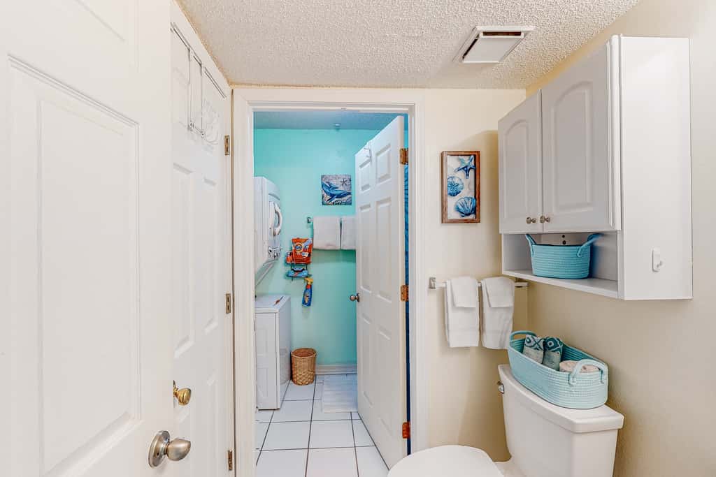 Pet-friendly, pools, hot tub & balcony with Gulf-side calm