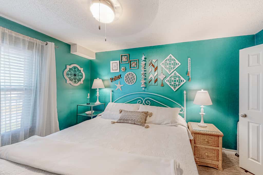 Pet-friendly, pools, hot tub & balcony with Gulf-side calm