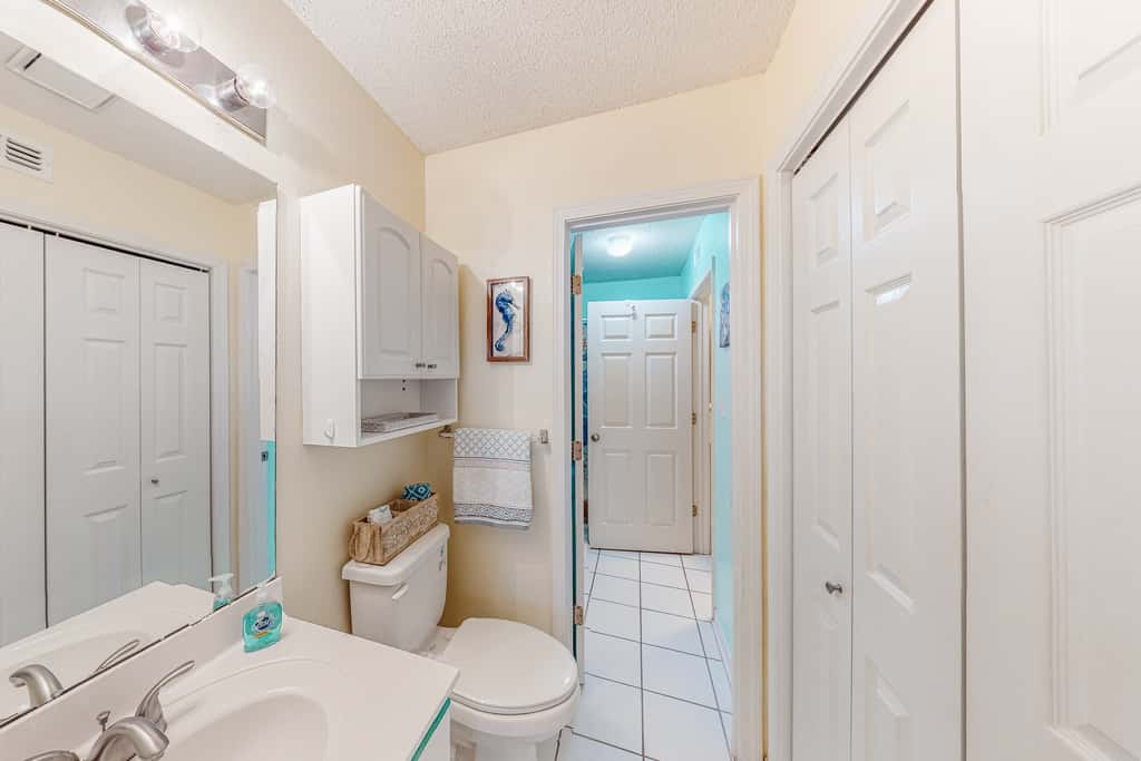 Pet-friendly, pools, hot tub & balcony with Gulf-side calm