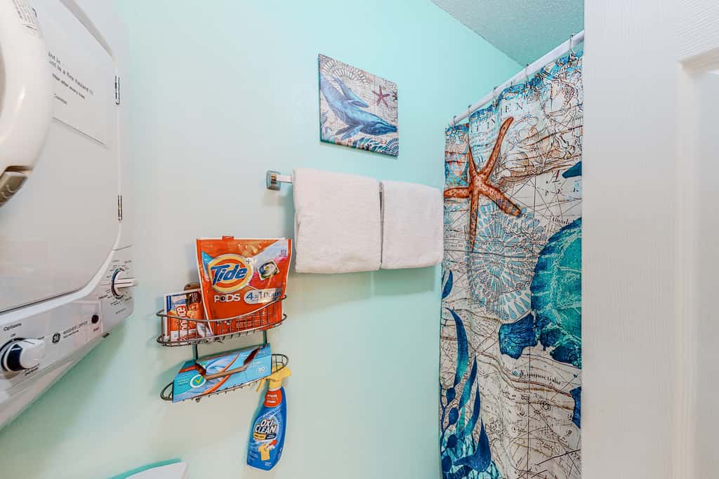 Pet-friendly, pools, hot tub & balcony with Gulf-side calm