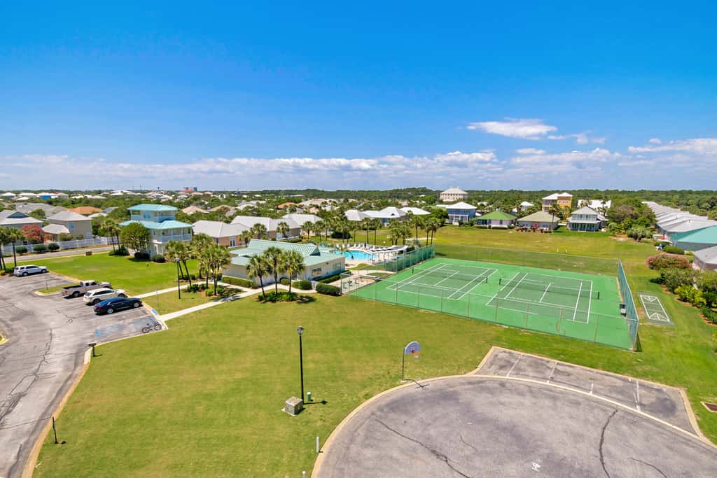 Pet-friendly, pools, hot tub & balcony with Gulf-side calm