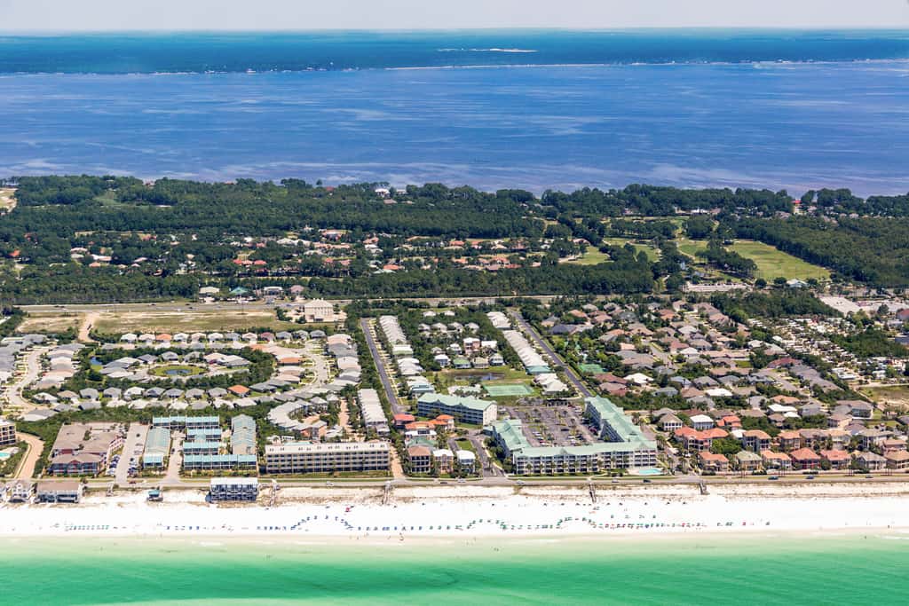 Pet-friendly, pools, hot tub & balcony with Gulf-side calm