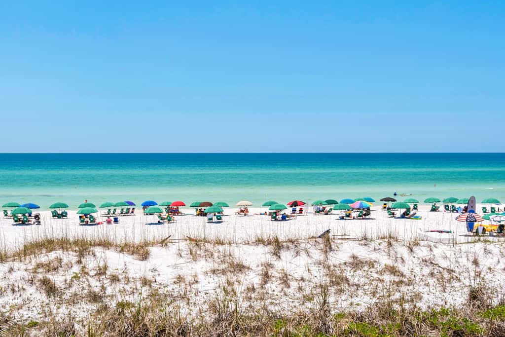 Pet-friendly, pools, hot tub & balcony with Gulf-side calm