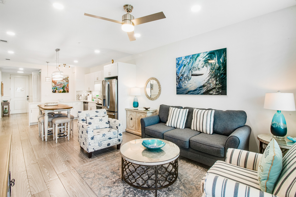 Newly built condo with WiFi, shared pools, hot tub, & private beach access