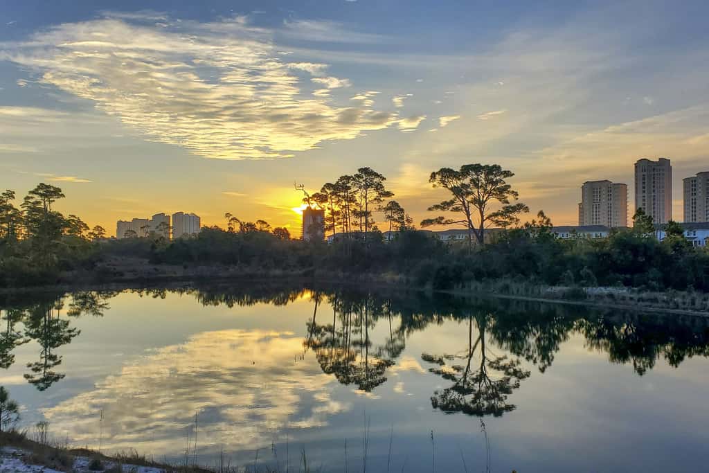 Perdido Key Incredible Lake Views, Beach Chairs & Umbrella