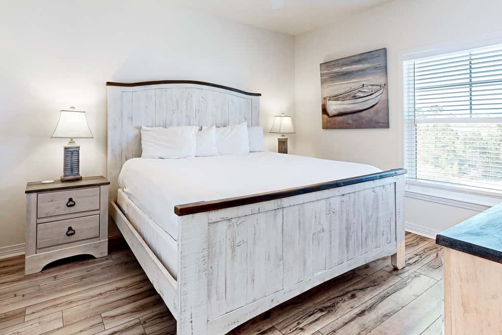 Perdido Key Incredible Lake Views, Beach Chairs & Umbrella