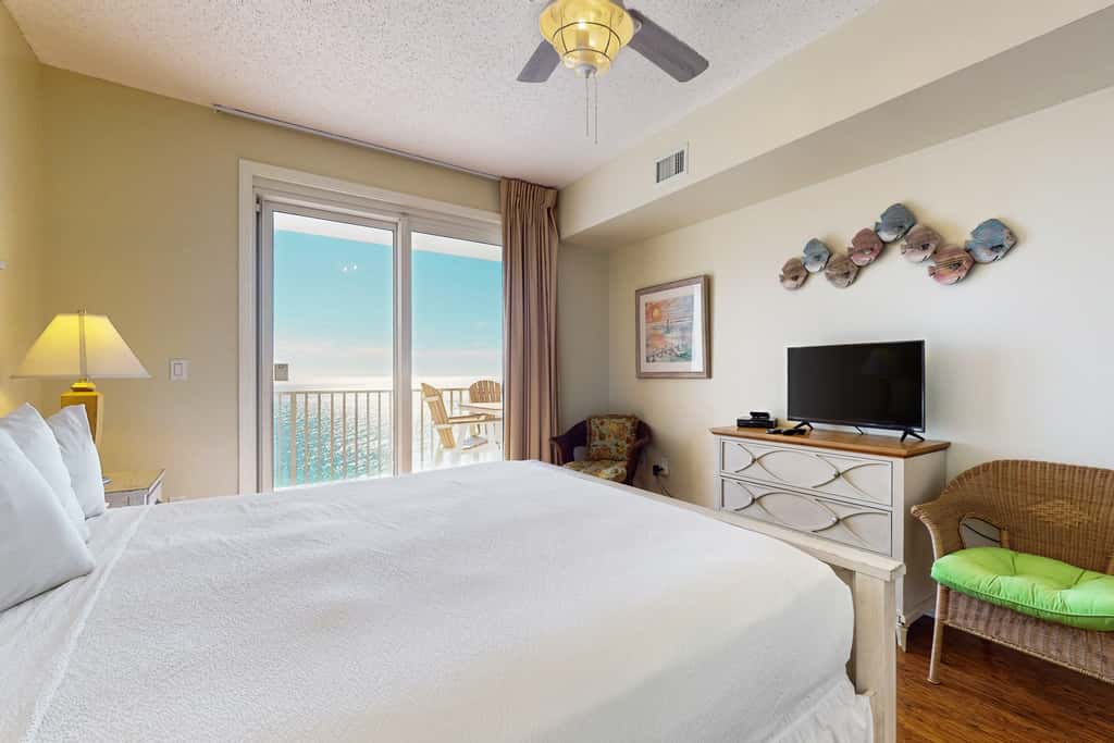 Inviting Gulf front condo In Perdido Key with waterfront pool and hot tub and oceanfront balcony