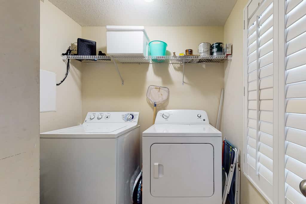 Inviting Gulf front condo In Perdido Key with waterfront pool and hot tub and oceanfront balcony