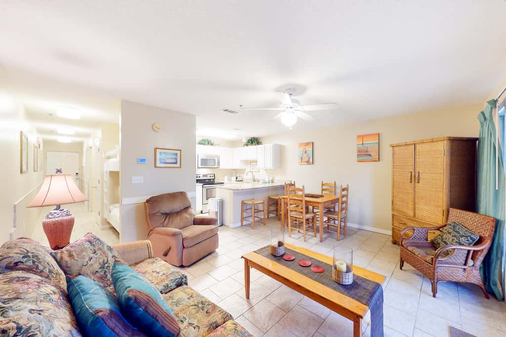 Ground-floor condo with pool, hot tub, & patio - walk to beach