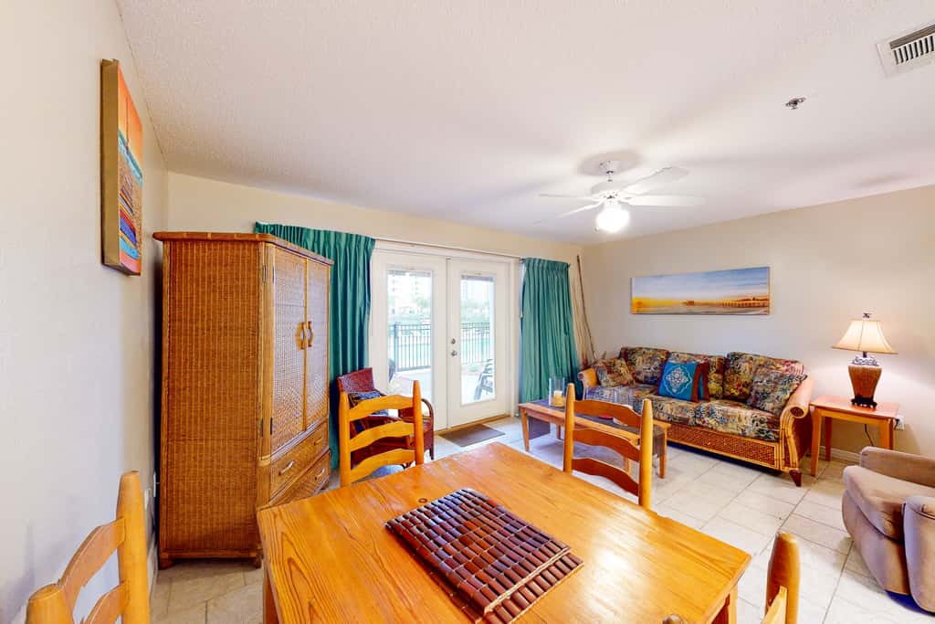 Ground-floor condo with pool, hot tub, & patio - walk to beach