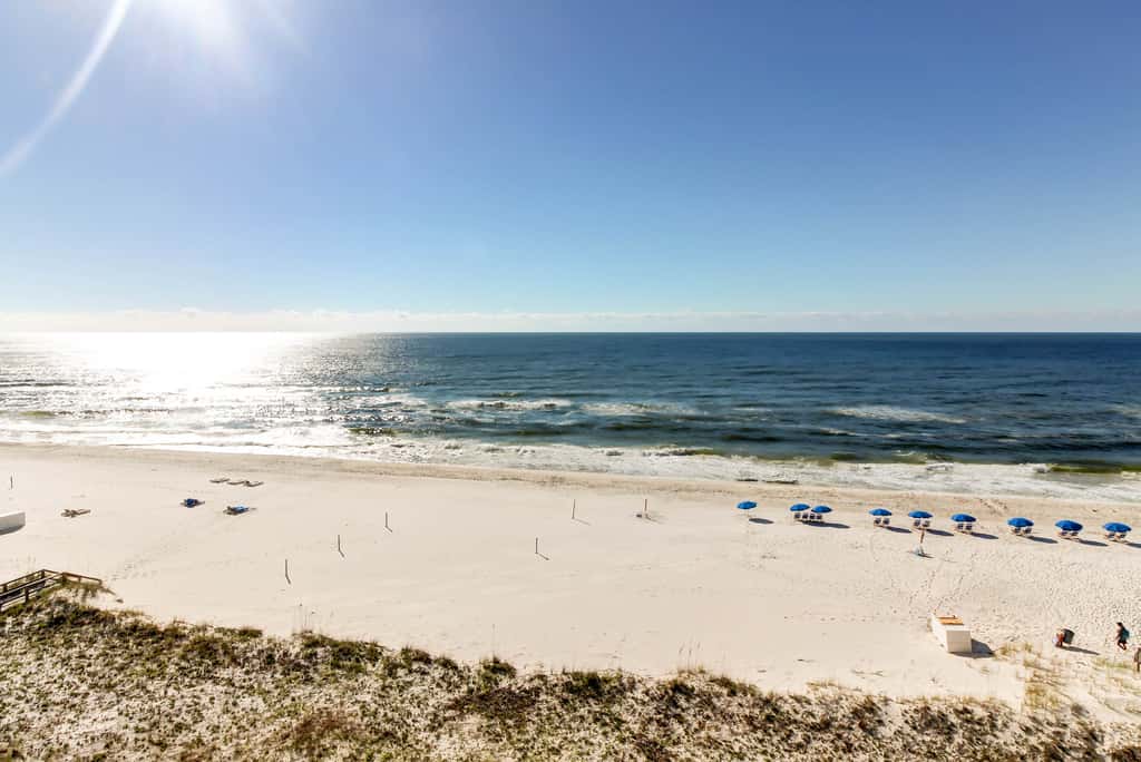 Ground-floor condo with pool, hot tub, & patio - walk to beach