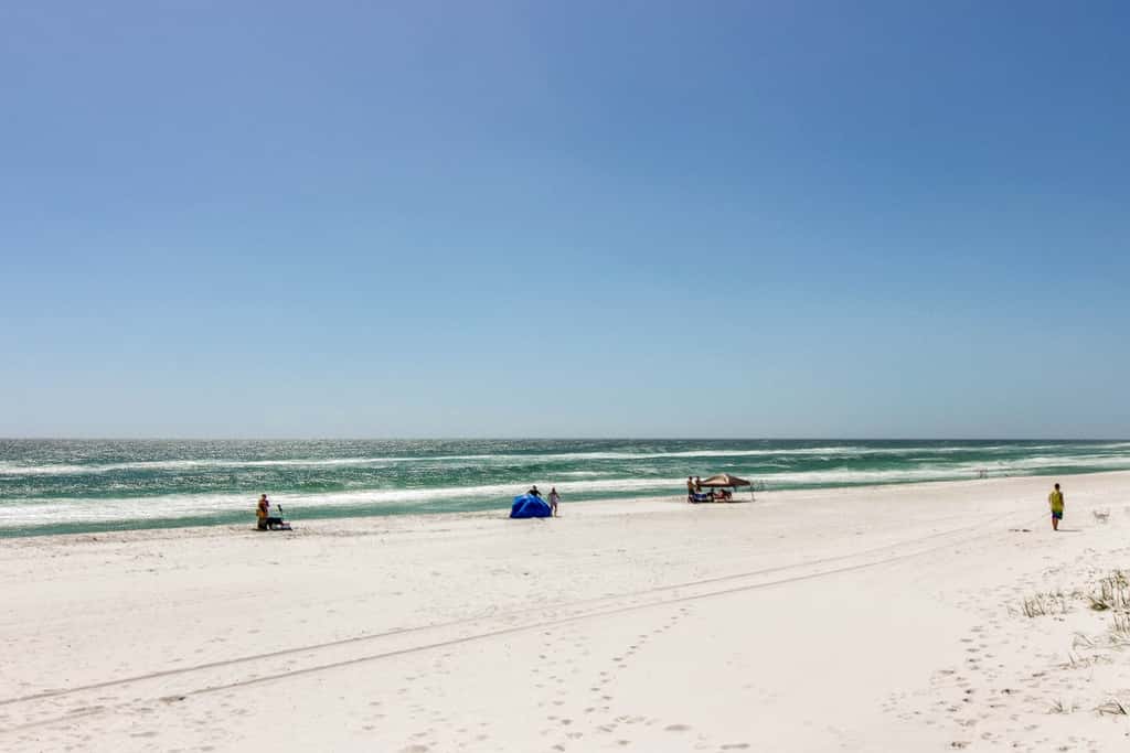 Ground-floor condo with pool, hot tub, & patio - walk to beach