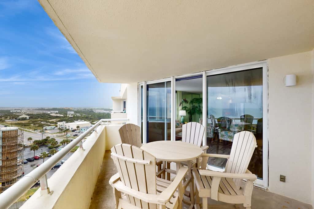 Top-Floor, Gulf-Front Condo with Balcony, Beach Access & Shared Pools, Hot Tub, Gym