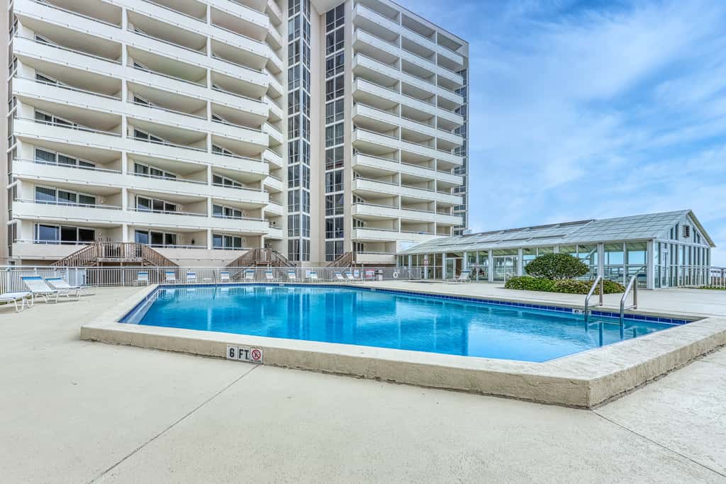 Top-Floor, Gulf-Front Condo with Balcony, Beach Access & Shared Pools, Hot Tub, Gym